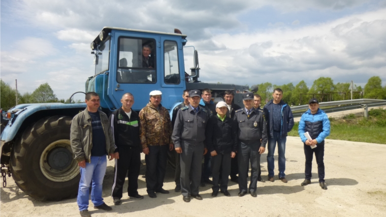 Повышение квалификации трактористов в Комсомольском районе.