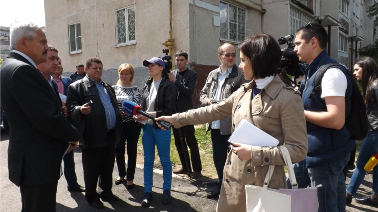 Представители СМИ выехали на объекты ремонта дорог в рамках проекта «Безопасные и качественные дороги»