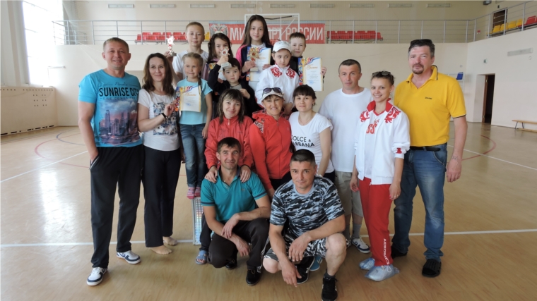 В Комсомольском районе состоялся весенний фестиваль семейных команд «Всей семьёй – на старт!»