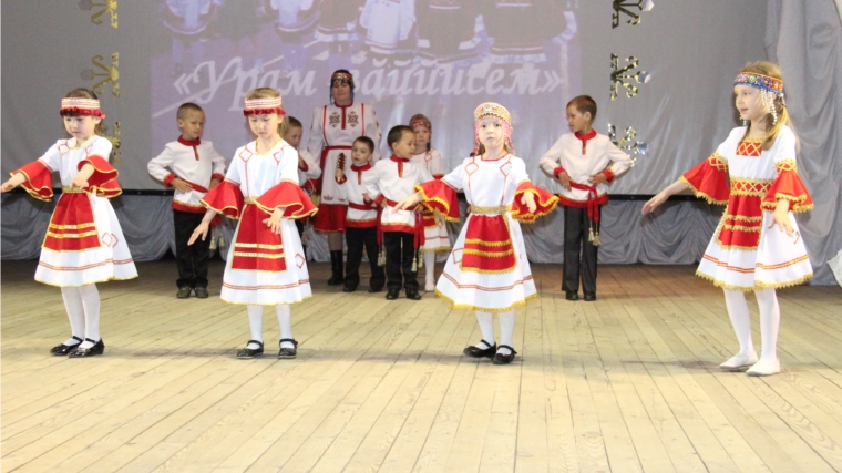 Фольклорный фестиваль дошкольников «Урам вăййисем» зажег новых звездочек