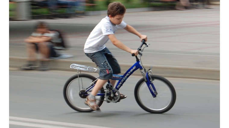 Юные велосипедисты Ленинского района состязались в мастерстве