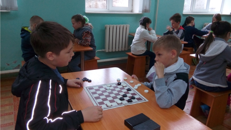 В Ленинском районе состоялось командное первенство по русским шашкам