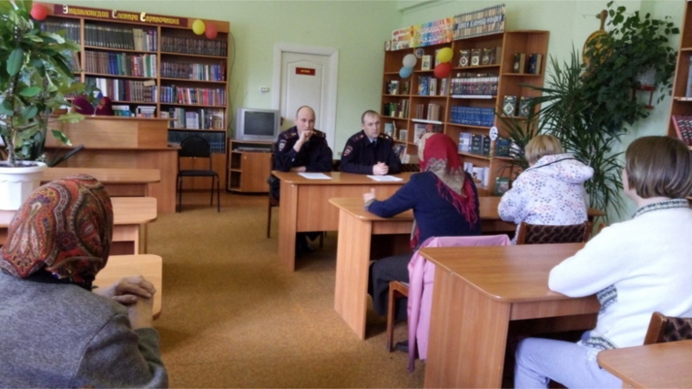 г.Шумерля: в практику работы участковых уполномоченных полиции прочно вошли информационно-разъяснительные встречи с населением
