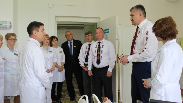 Министр здравоохранения Чувашской Республики Владимир Викторов в рамках рабочей поездки посетил Красночетайскую районную больницу