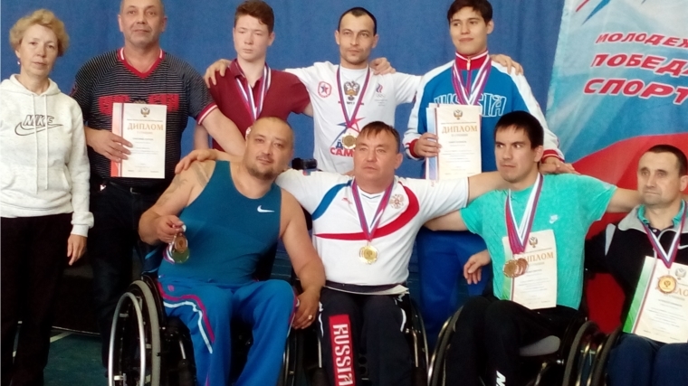 Чебоксарские спортсмены отлично выступили на Чемпионате России по парабадминтону в Саратове