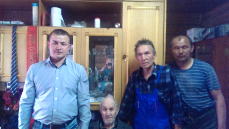 Есть в деревне Козыльяры очень трудолюбивый человек – Петров Николай Петрович, который на днях перешагнул 90-летний рубеж своей жизни