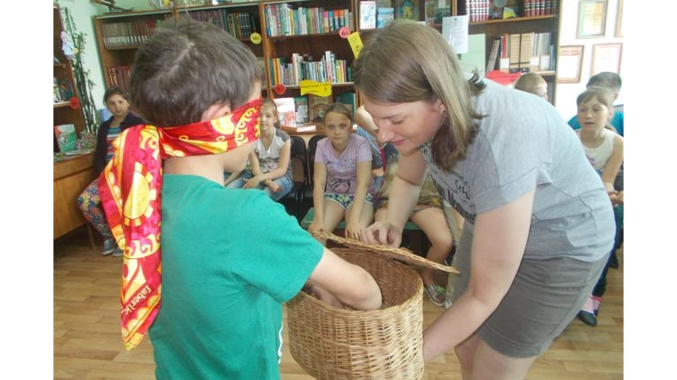 В Порецкой детской библиотеке им. Н. Мишутина состоялась конкурсная программа «На всех парусах в лето»