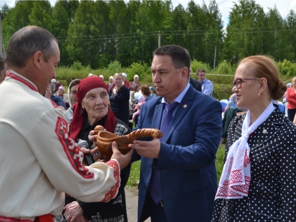 Уй-хирте эпир хастар, уявра вара хавас