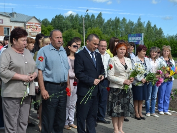 Асра тытатпăр, хурланатпăр