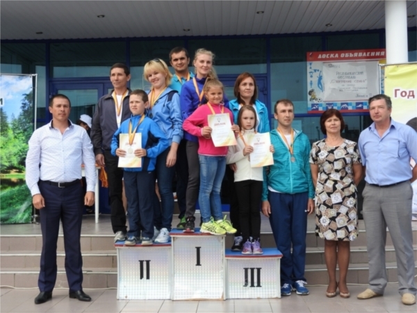 Спорта юратакан çемьесем тупăшрĕç