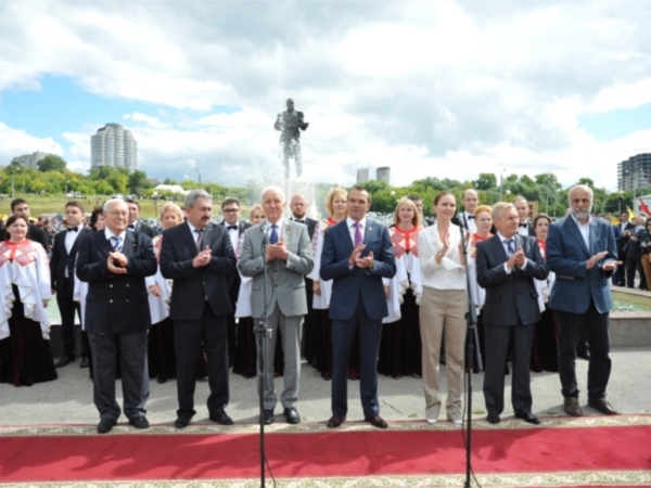 В Чебоксарах открылся памятник академику и кораблестроителю А.Н. Крылову