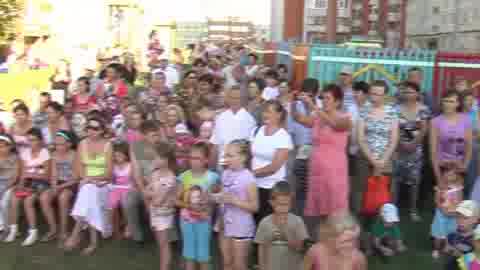 Ко Дню города Чебоксары: в Ленинском районе прошел дворовый праздник "С праздником, Богданка!"