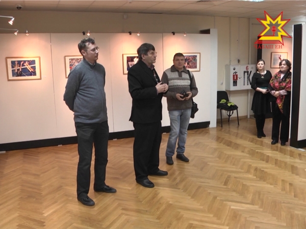 В Чебоксарах открылась персональная фотовыставка Валерия Железнякова «Стадион»
