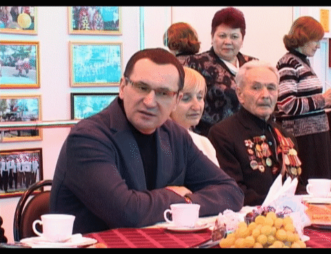 Глава республики открыл волейбольный турнир и встретился с ветеранами Козловского района