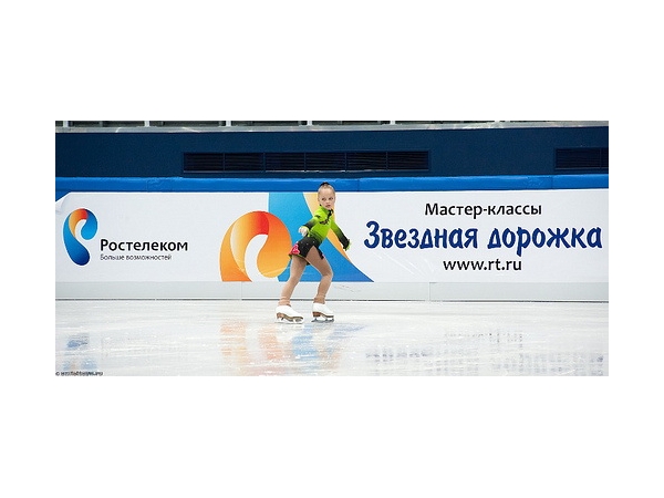 Юные спортсмены разыграли награды первенства Чебоксар по фигурному катанию