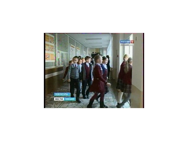 Чувашские спасатели учат школьников эвакуироваться в случае пожара