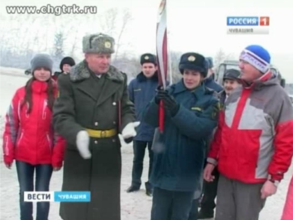 Олимпийская участница Светлана Захарова подарила родной школе факел эстафеты «Сочи – 2014»