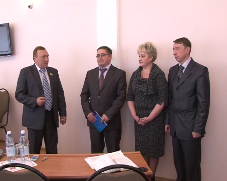Вручение нагрудных значков депутатам Новочебоксарского городского Собрания депутатов пятого созыва