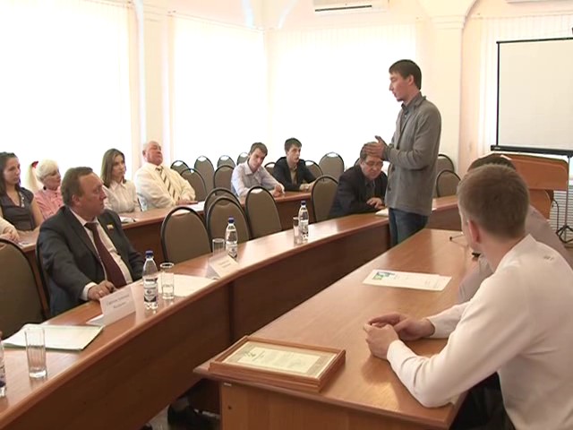 В администрации города прошел круглый стол на тему «Молодежная политика в г. Новочебоксарск»