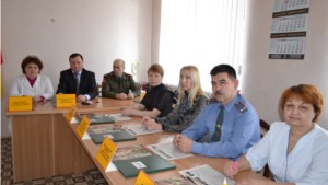 Заседает призывная комиссия Канашского района