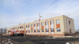 Продолжается строительство школы