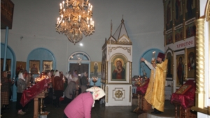 Торжественное богослужение,посвященное Святой Пасхе, в храме Александра Невского