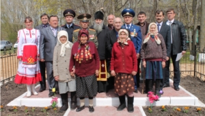 В деревне Криуши Карамышевского сельского поселения состоялось  торжественное открытие памятника  павшим  участникам   Великой Отечественной войны