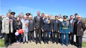 Возложение цветов к памятным обелискам воинам, погибшим в годы Великой Отечественной войны