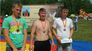 Валерий Орлов - абсолютный чемпион по борьбе на поясах «Кĕрешÿ»
