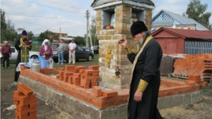 Закладка первого камня часовни в честь Апостолов Петра и Павла в деревне Эмметево.