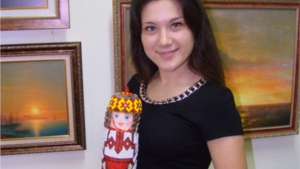 В культурно-выставочном центре «Радуга» прошел мастер-класс «История чувашского костюма» в технике бисероплетения