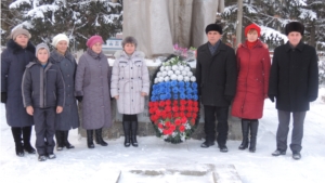 В честь Дня Героев Отечества прошло торжественное возложение венка и цветов к Монументу Славы