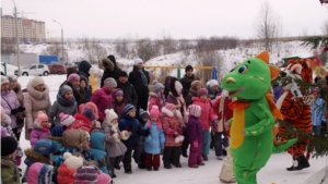 Новогодние каникулы для детворы Калининского района г. Чебоксары стали временем ярких представлений, чудес и подарков