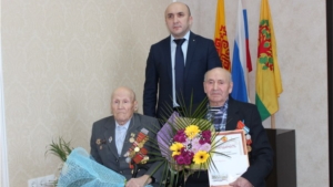 Глава администрации района Сергей Артамонов поздравил с 90-летием участников войны