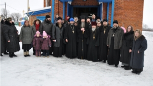 Владыка Феодор провел праздничную службу в храме с.Первомайское