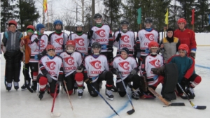 В Козловском районе открылась новая хоккейная коробка