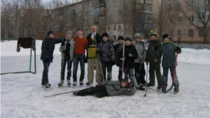 Товарищеская встреча по хоккею команды «Ураган» и команды «Ястребы»