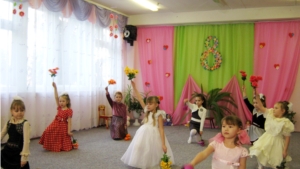 В детском саде "Рябинка" г. Мариинский Посад чествуют любимых мам