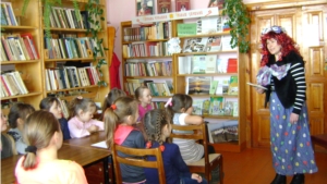 «Сказочный день» в Шемуршинской центральной поселенческой библиотеке