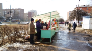 Жители Калининского района Чебоксар, торгующие на навесах, провели генеральную уборку на «своих рабочих местах»