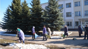 В Мариинско-Посадском районе в рамках месячника по благоустройству состоялся общерайонный «чистый четверг»