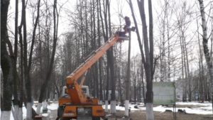 В городском парке культуры и отдыха произведена замена светильников