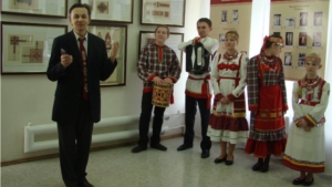 Год культуры: в культурно-выставочном центре «Радуга» открылась выставка «Мир красоты и мудрости чувашского народа»
