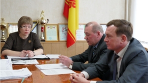 Татьяна Минина в рамках Единого информационного дня в Ядринской районной администрации провела прием граждан по личным вопросам