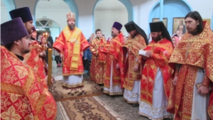 Епископ Стефан совершил Божественную литургию в храме Святого Благоверного Александра Невского села Яльчик