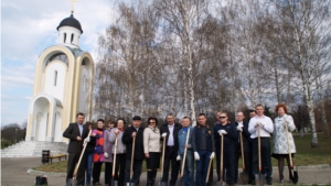 В преддверии Первомайских праздников депутаты Чебоксарского городского Собрания депутатов высадили деревья в Парке Победы