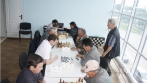 В ФСК «Присурье» прошли первенство и чемпионат по двоеборью (шашки и шахматы) среди мужчин и женщин