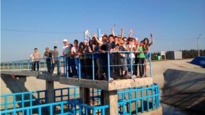Работники «Гидроресурса» организовали для учащихся экскурсию на Шемуршинское водохранилище