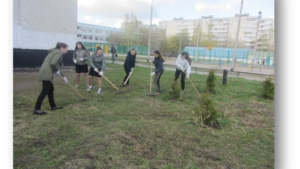 В Московском районе г. Чебоксары подведены итоги экологического конкурса «Чистый двор»: ученики и учителя школ совместными усилиями облагородили прилегающую территорию