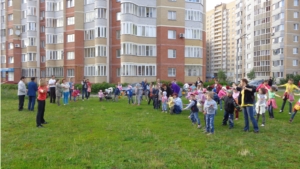 В микрорайоне «Университетский» прошла массовая оздоровительная акция «Зарядка со звездой»